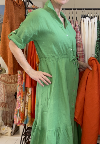 Krizi klänning i lin en storlek 38-44. 1295kr orange, kobolt, grön